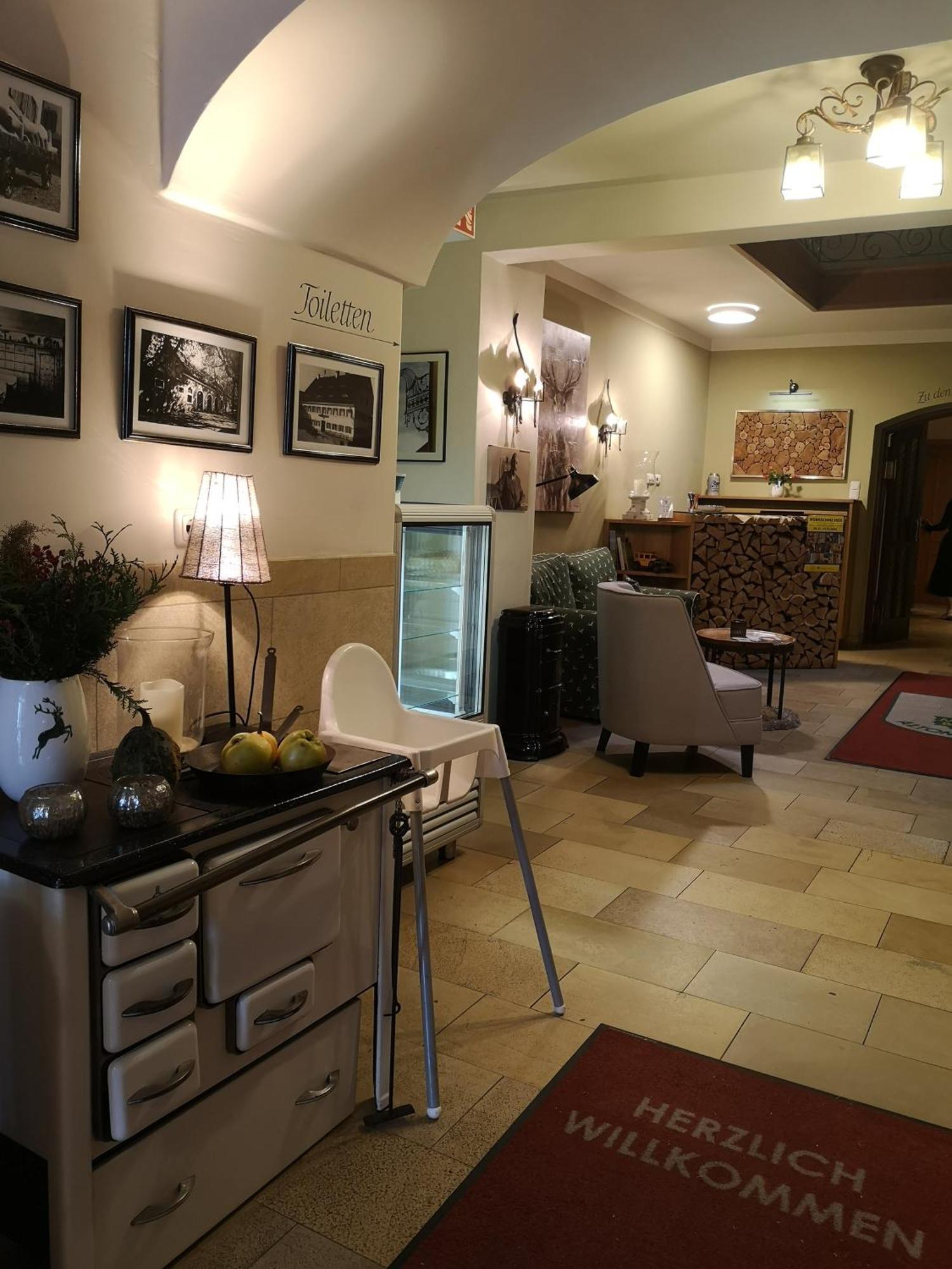 Hotel Maierbraeu อัลโทมุนสเทอร์ ภายนอก รูปภาพ