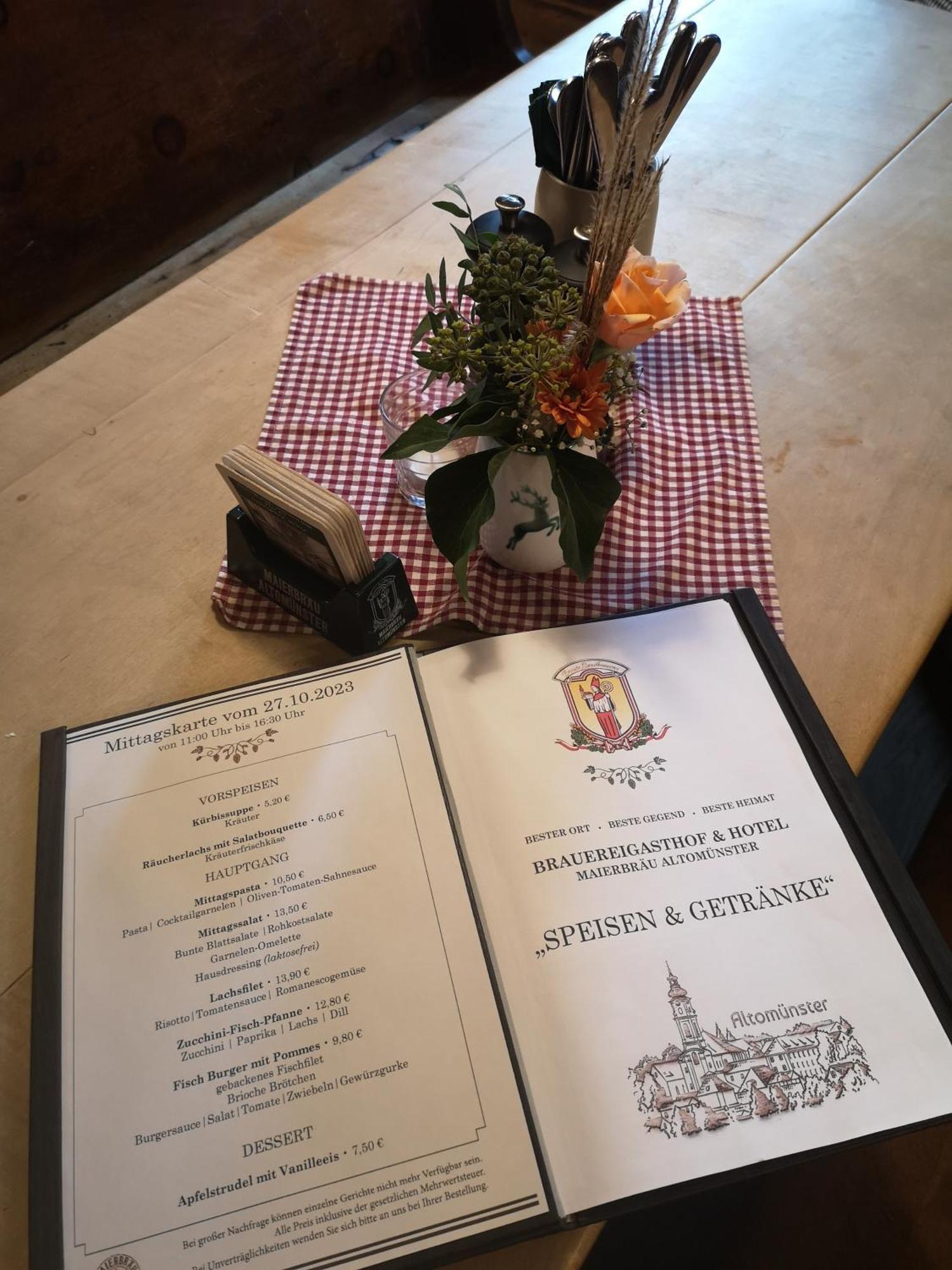 Hotel Maierbraeu อัลโทมุนสเทอร์ ภายนอก รูปภาพ