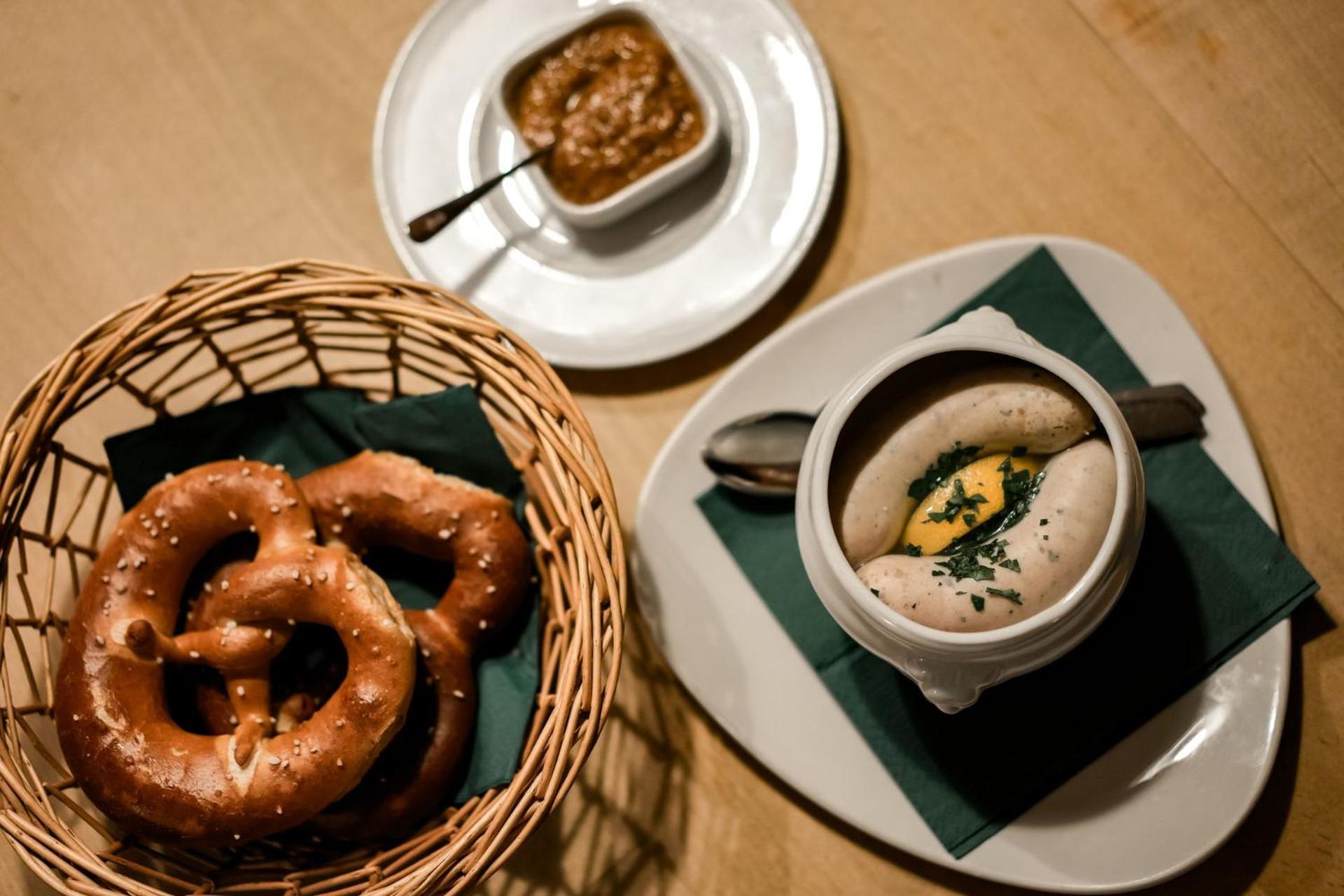 Hotel Maierbraeu อัลโทมุนสเทอร์ ภายนอก รูปภาพ